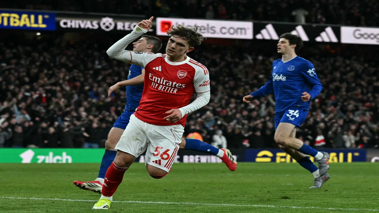 أرسنال ينفرد بصدارة البريميرليغ ونيوكاسل يلحق هزيمة موجعة بفريق تشلسي ميدانياً